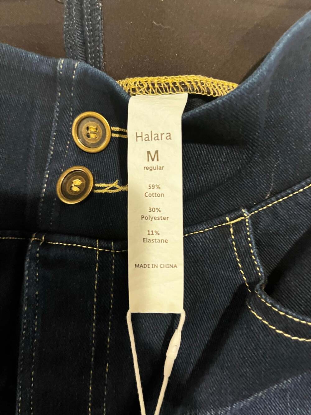 Halara medium wash skinny jeans in size M.  NWT